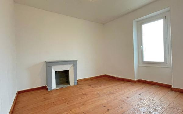 Maison à vendre    5 pièces • 126 m2 Saint-Sulpice-Laurière