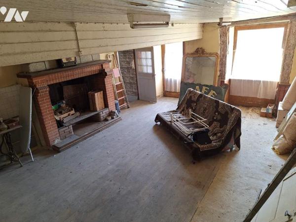 CENTRE BOURG - MAISON D'HABITATION A RENOVER