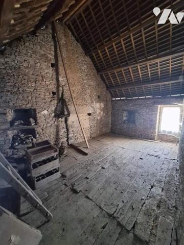 CENTRE BOURG - MAISON D'HABITATION A RENOVER