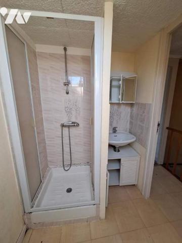 CENTRE BOURG - MAISON D'HABITATION A RENOVER