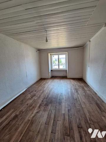 CENTRE BOURG - MAISON D'HABITATION A RENOVER