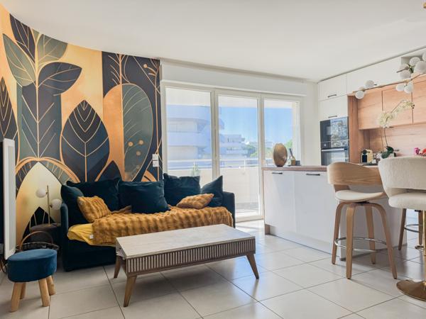 La Grande-Motte (34280) (34280) LA GRANDE MOTTE - RESIDENCE DE LUXE - APPARTEMENT TROIS PIÈCES - TERRASSE D'ANGLE