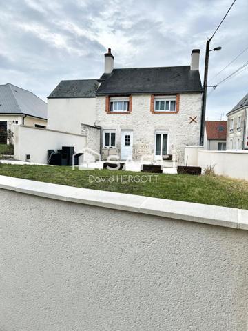 Propriété composée de deux logements – 1052 m² de terrain clôturé