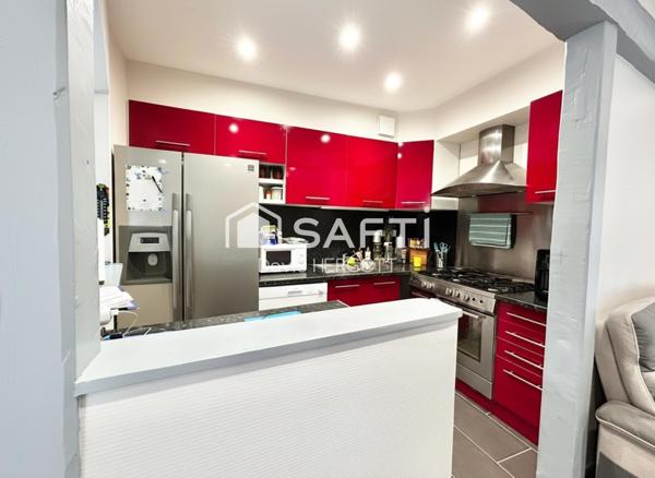 Propriété composée de deux logements – 1052 m² de terrain clôturé