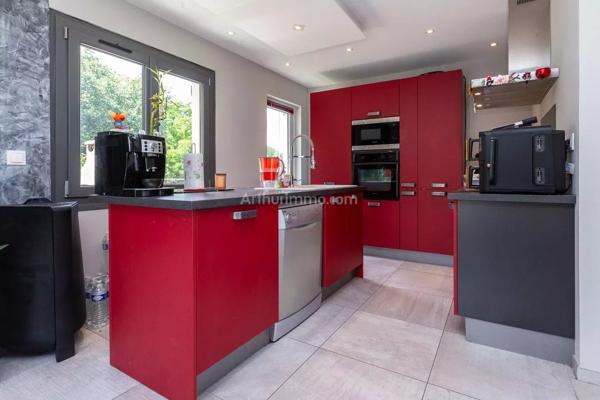 Vente Maison 5 pièces 135 m2 à Les Avenières Veyrins-Thuellin