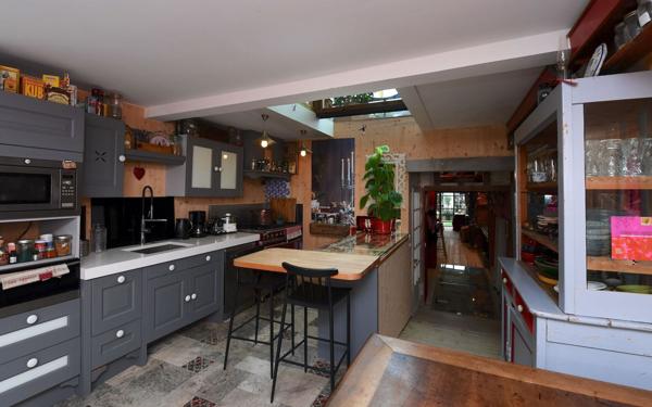 Maison à vendre    8 pièces • 208,68 m2 La Rochelle