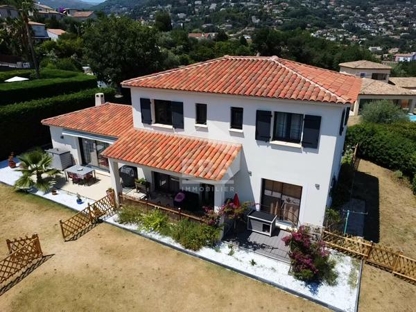 Maison à Vendre de 158 m² - Vence
