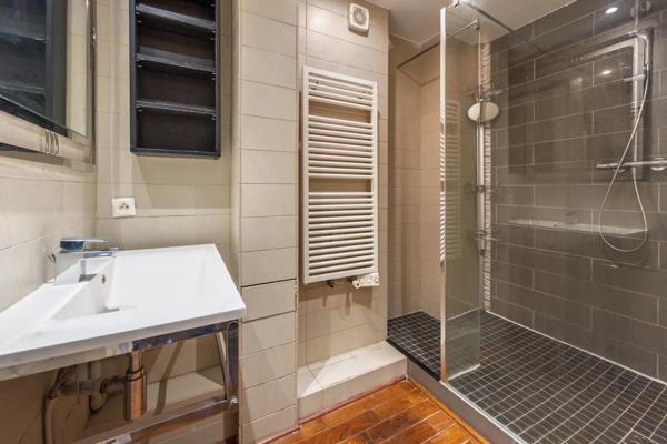 Appartement
         5 pièces
        - 100 m² Exclusivité 377 000 € *