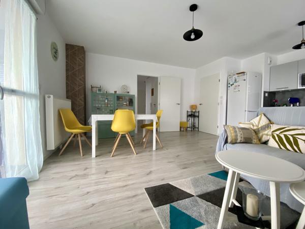 A QUELQUES PAS DES COMMODITES – TYPE 3 AVEC TERRASSE ET STATIONNEMENTS