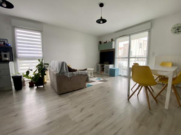 A QUELQUES PAS DES COMMODITES – TYPE 3 AVEC TERRASSE ET STATIONNEMENTS