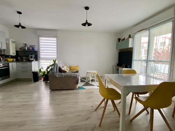 A QUELQUES PAS DES COMMODITES – TYPE 3 AVEC TERRASSE ET STATIONNEMENTS