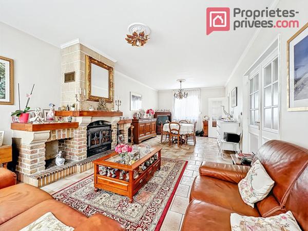 À vendre -  Maison 8 chambres - 207 m² habitables - 3 garages -Jardin - Quartier recherché de Lille - Vieux lille