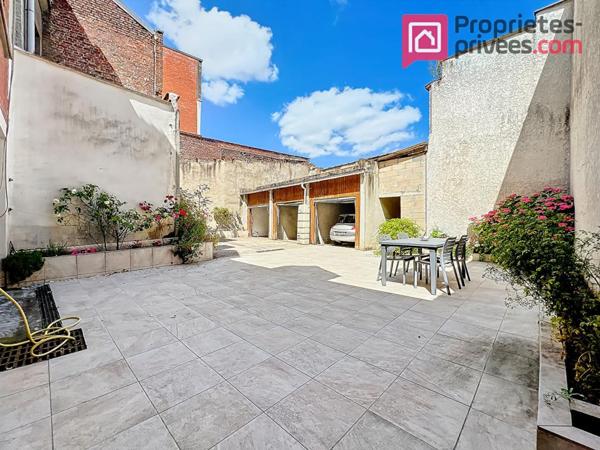 À vendre -  Maison 8 chambres - 207 m² habitables - 3 garages -Jardin - Quartier recherché de Lille - Vieux lille