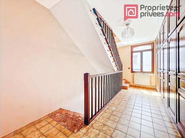 À vendre -  Maison 8 chambres - 207 m² habitables - 3 garages -Jardin - Quartier recherché de Lille - Vieux lille