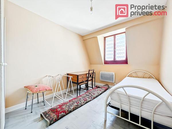 À vendre -  Maison 8 chambres - 207 m² habitables - 3 garages -Jardin - Quartier recherché de Lille - Vieux lille