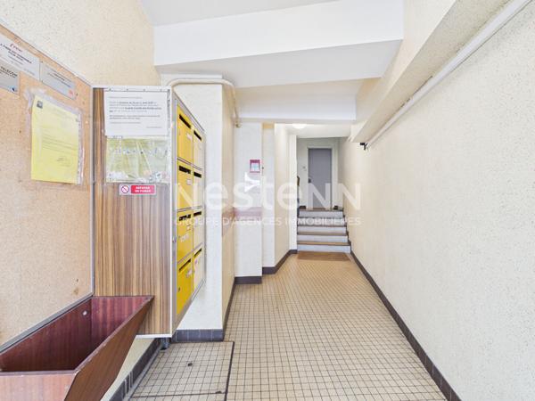 Aurillac, rue des Carmes, à Vendre Immeuble de 6 appartements et un local commercial.