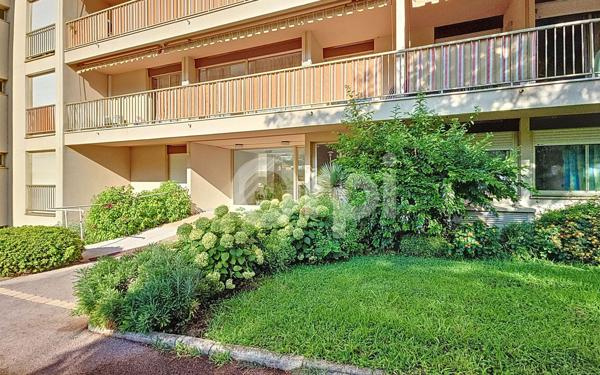 Appartement à vendre    1 pièce • 31,03 m2 Antibes