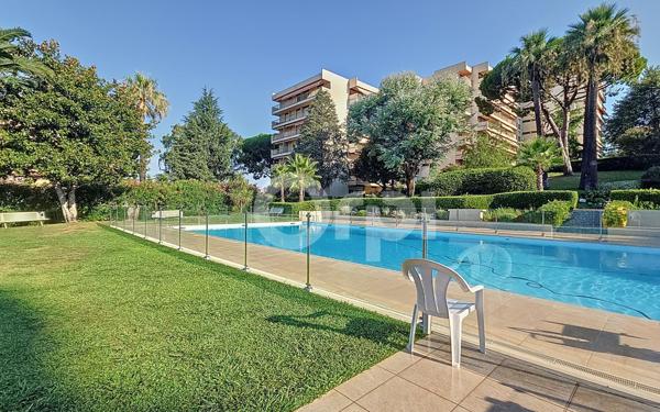 Appartement à vendre    1 pièce • 31,03 m2 Antibes