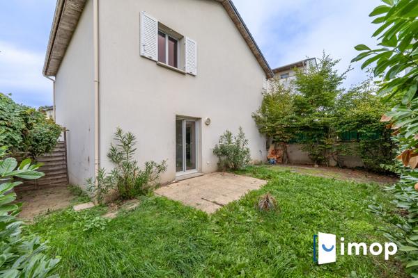 MAISON DE VILLE AVEC JARDIN