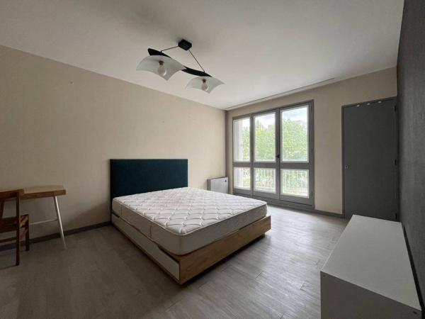 Appartement 1 pièce                                        - 35200 Rennes Réf : 2383