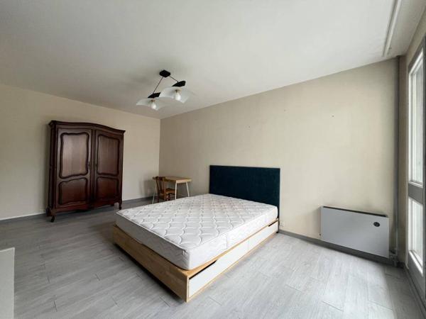 Appartement 1 pièce                                        - 35200 Rennes Réf : 2383