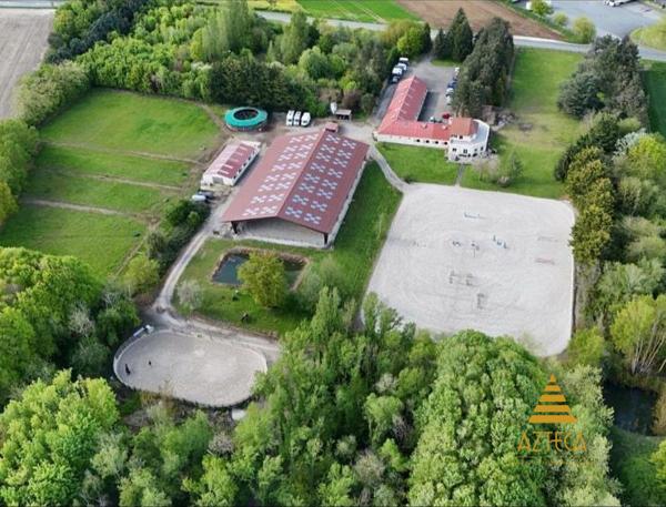Domaine équestre haut de gamme – 35 boxes – Mauchamps (91730)