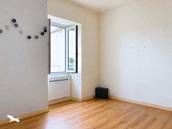 Appartement à vendre 117 568 € Saint-Maixent-l'École 5 p 81 m² DPE E
