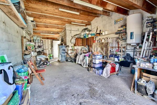 Maison T3/4 de 94m² avec garage, jardin, piscine sur une parcelle de 460m²