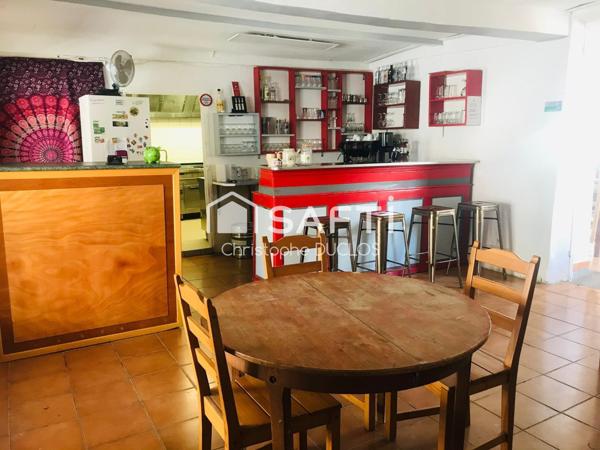 Bar-restaurant avec gîtes au coeur des massifs de Haute Provence