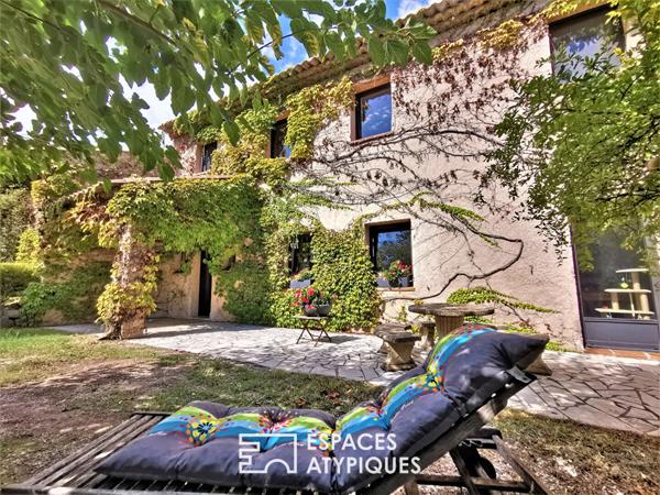 Corps de ferme familial avec piscine