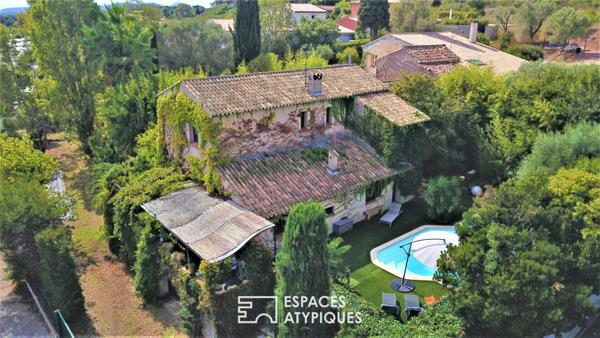 Corps de ferme familial avec piscine
