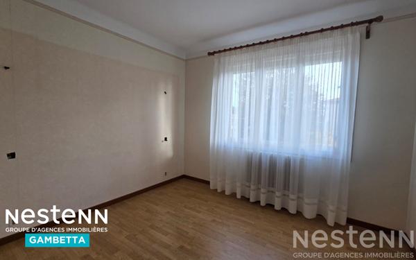 Vente Maison à Leojac, de type 4 avec garage en sous sol et jardin