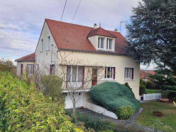 Maison à THOUARS, 79100 - 9 pièces 187m²