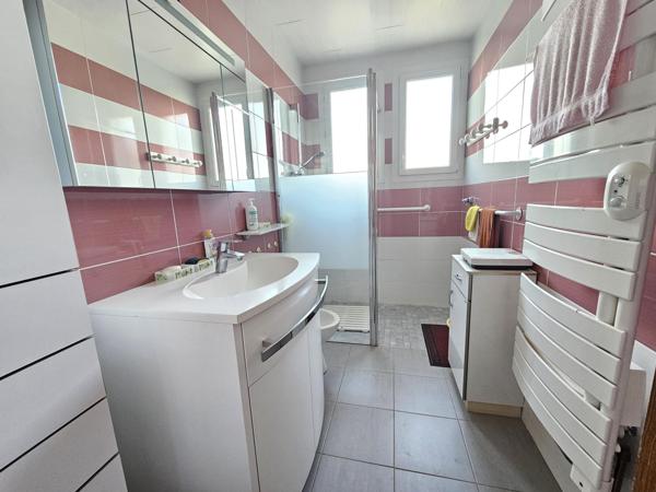 Maison à THOUARS, 79100 - 9 pièces 187m²