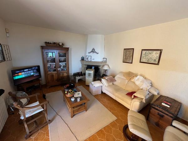 Saint-Saturnin-lès-Apt (84490) Rare à la vente ! Vue à 180° au calme absolu !