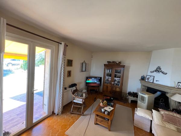 Saint-Saturnin-lès-Apt (84490) Rare à la vente ! Vue à 180° au calme absolu !