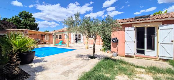 Luynes (13080), Maison de 130 m2 de plain pied avec studio 24 m2, terrain de 536 m2 avec piscine