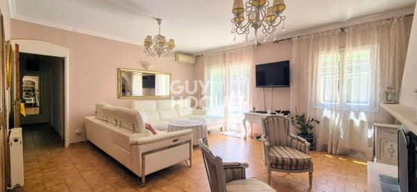 Luynes (13080), Maison de 130 m2 de plain pied avec studio 24 m2, terrain de 536 m2 avec piscine