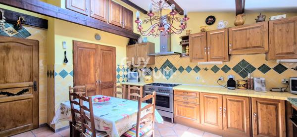 Luynes (13080), Maison de 130 m2 de plain pied avec studio 24 m2, terrain de 536 m2 avec piscine