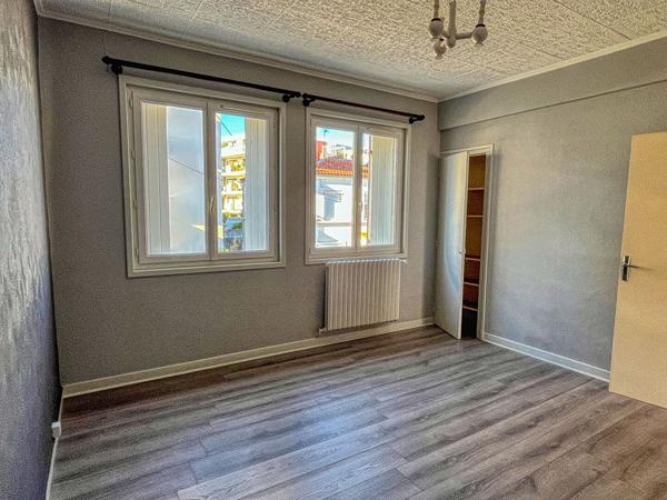 Appartement centre ville -Royan 3 pièce(s) 79.22 m2 Royan