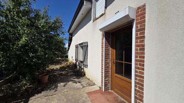 Maison à vendre à Noyal-sur-Vilaine en Ille-et-Vilaine (35530), ref : 019/5445 MCB   
centre bourg