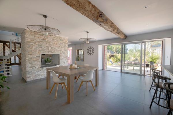 À VENDRE Longère de charme rénovée 6 chambres, dépendances et grand terrain Pire-sur-Seiche (35)