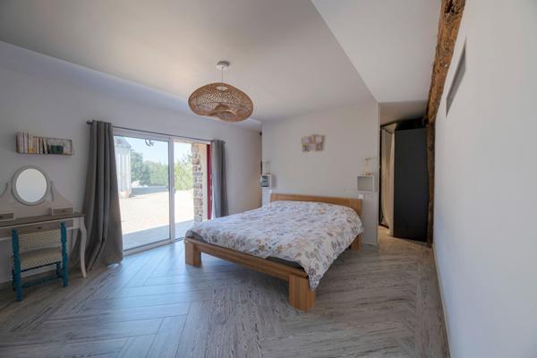 À VENDRE Longère de charme rénovée 6 chambres, dépendances et grand terrain Pire-sur-Seiche (35)