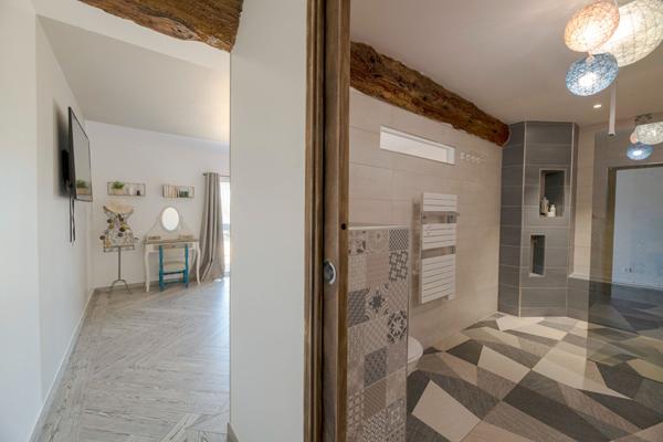 À VENDRE Longère de charme rénovée 6 chambres, dépendances et grand terrain Pire-sur-Seiche (35)