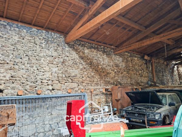 Grange de plus de 135 m² à vendre CELLES SUR DUROLLE (63)
