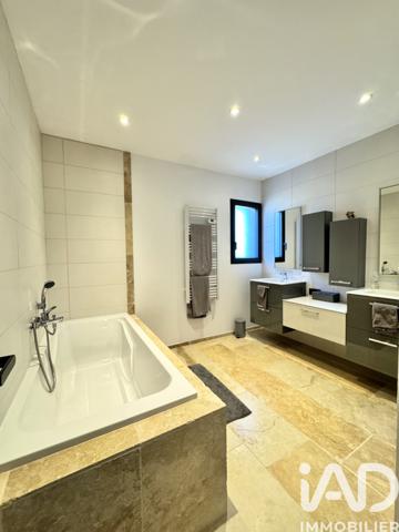 Maison à vendre 6 pièces 205 m² Tarascon