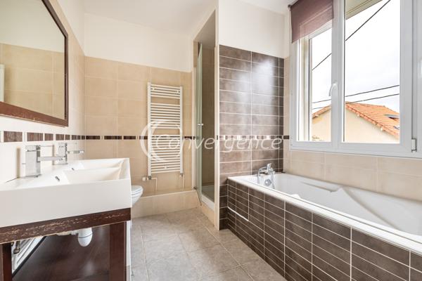 Maison 5 pièce(s) 3 chambre(s) 98 m²