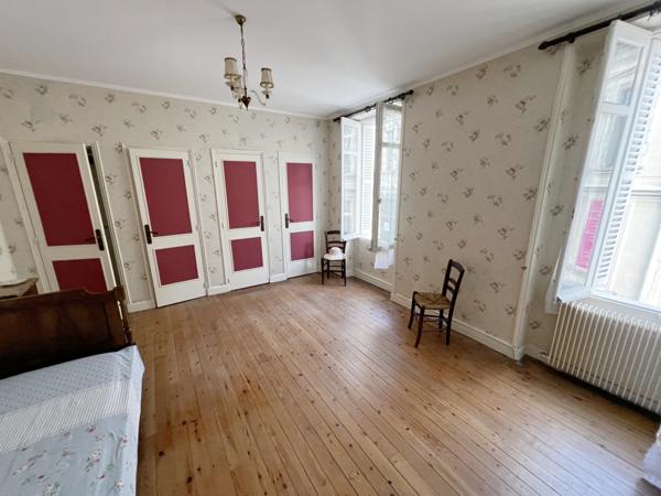 MAISON BOURGEOISE 132m² - 4 CHAMBRES - GARAGE - JARDIN