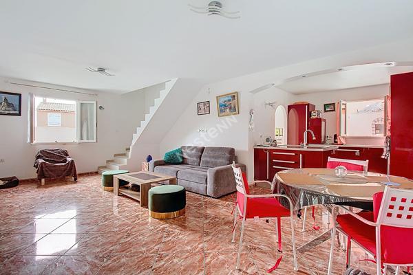 Vitrolles Maison individuelle de 4 chambres dont une en rez-de-chaussée, d'une surface de 99 m2 et deux vérandas en plus