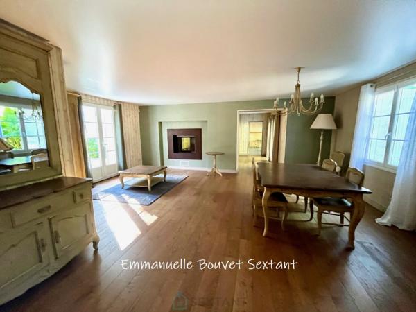 Bergerac ouest, belle maison contemporaine de plain-pied, 5 à 6 chambres, 3 salles d'eau, séjour double, bureau/atelier, garage, spa, terrain arboré et paysagé, environnement calme